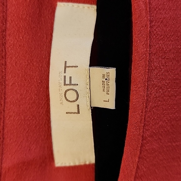 Loft Salmon colored Short sleave top, sz Large - Picture 2 of 7